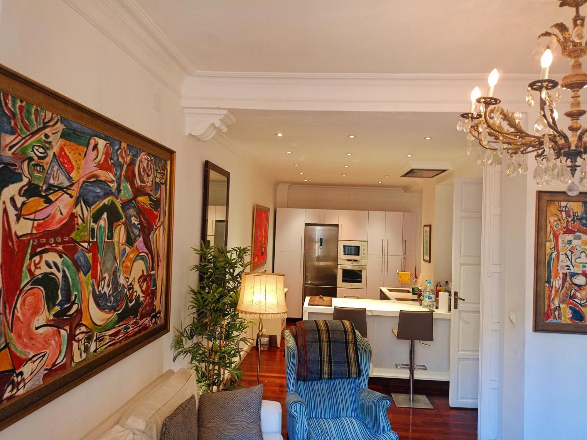 Small Stylish With Comfortable Queen-size Bed In Very Large, Beautifully Decorated Shared Flat In The Historic Centre Of Alloggio in famiglia